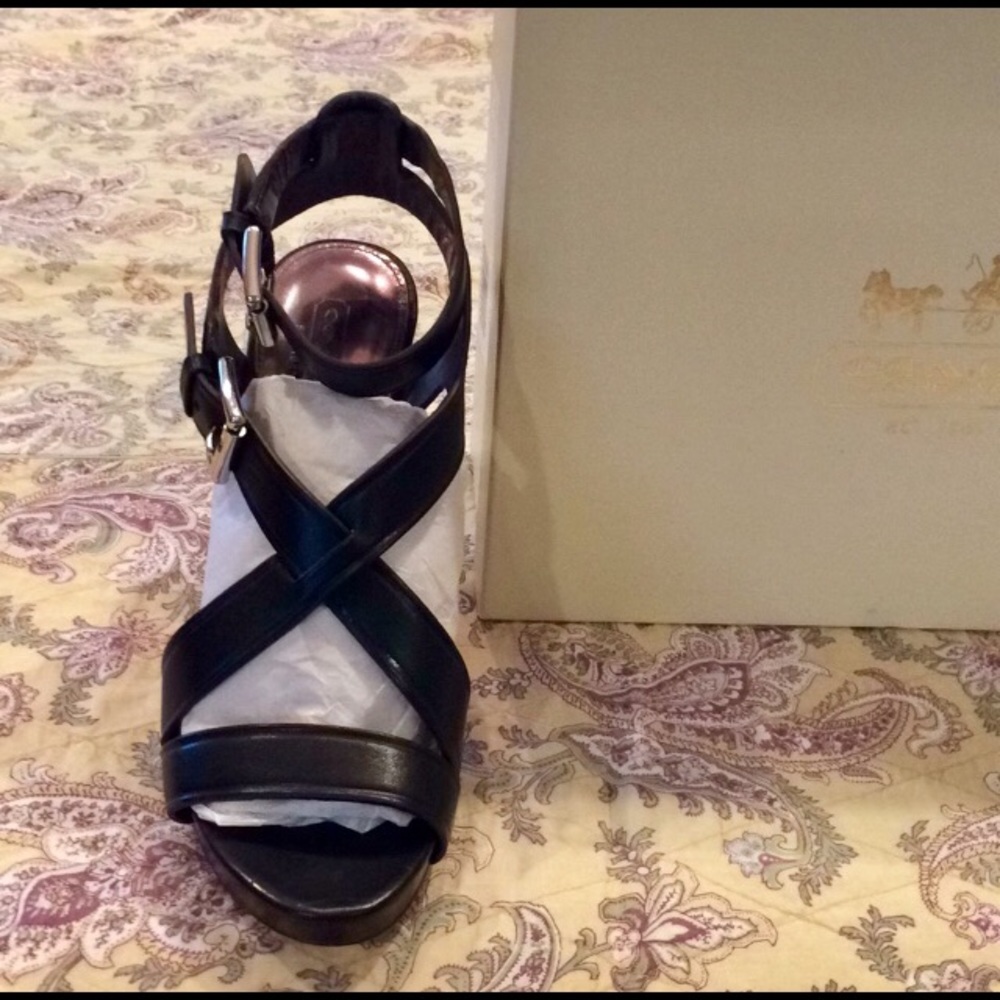 COACH  size 6.5